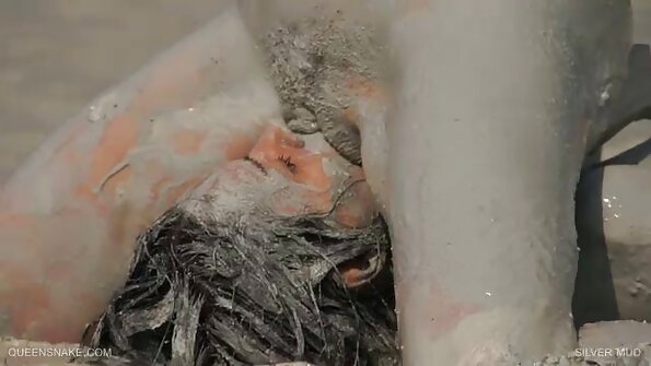 Бејби доаѓа кај млад лекар и добива сексуални процедури