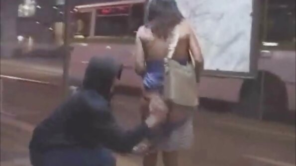 Мала цицки, блудница му се открива на својот маж за да се отепа